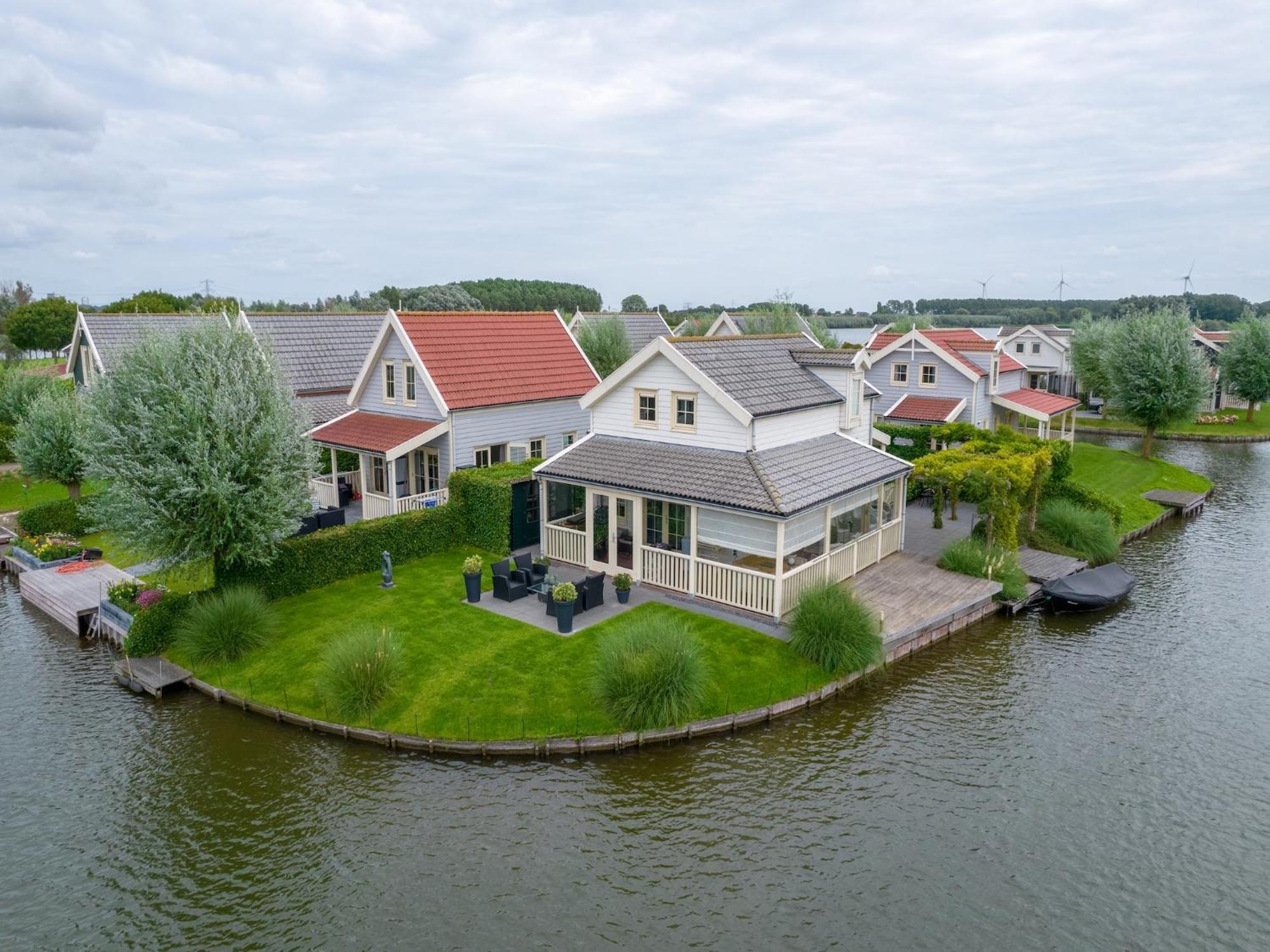 Holiday Home On The Water With Veranda Simonshaven Eksteriør billede