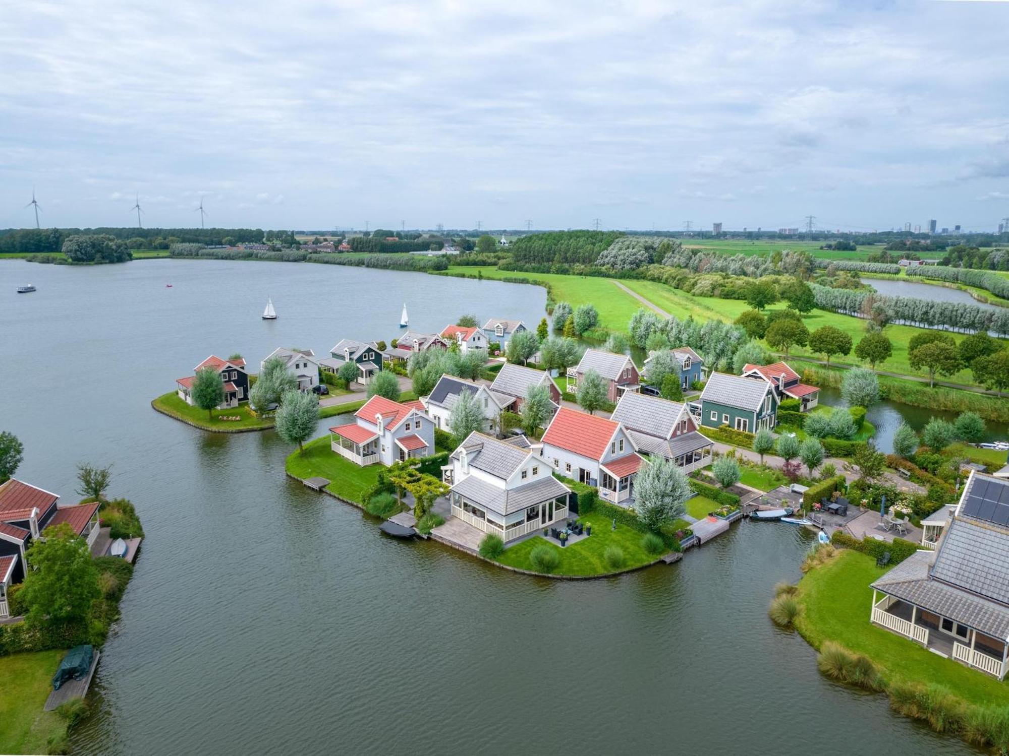 Holiday Home On The Water With Veranda Simonshaven Eksteriør billede
