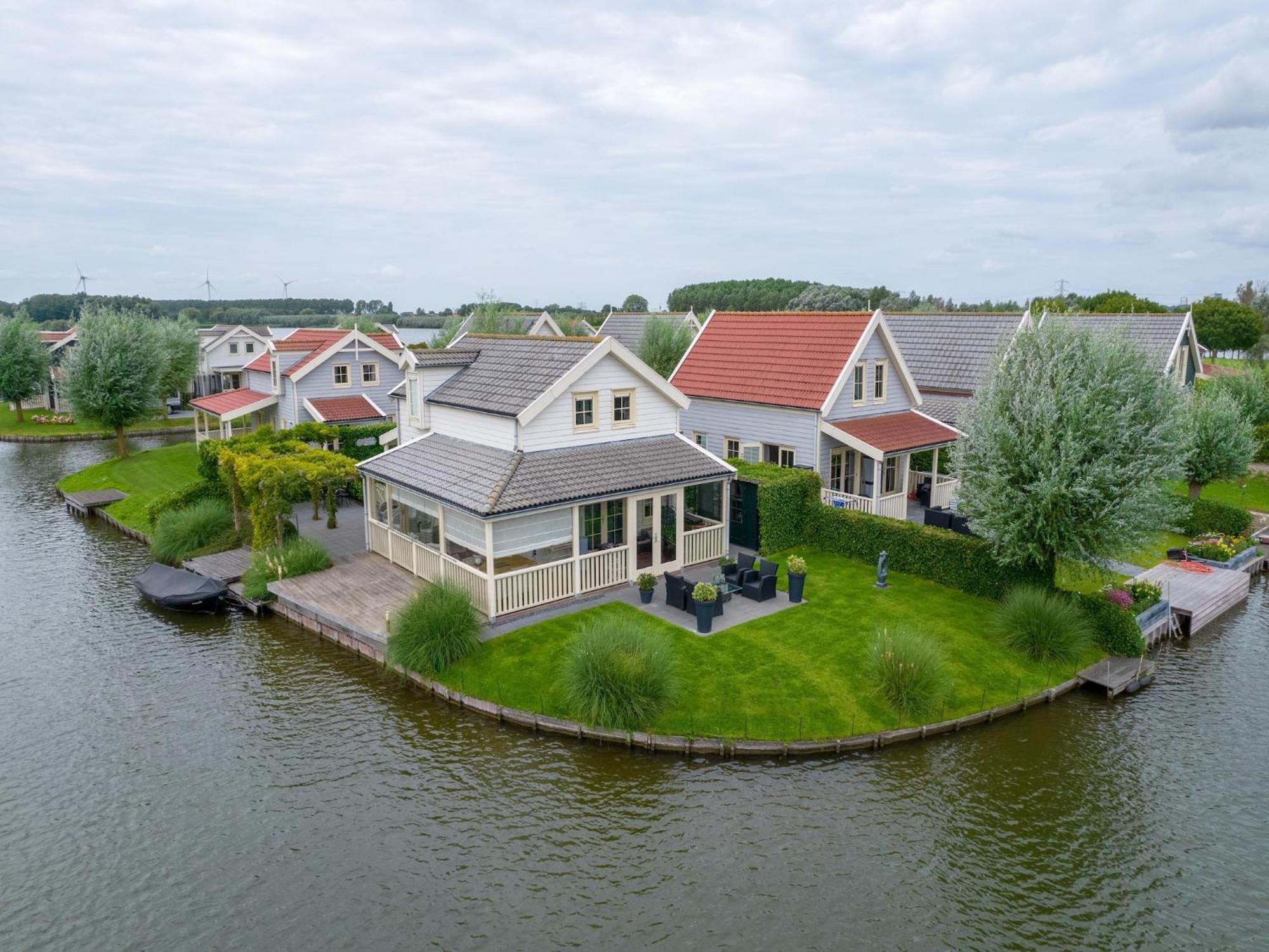 Holiday Home On The Water With Veranda Simonshaven Eksteriør billede